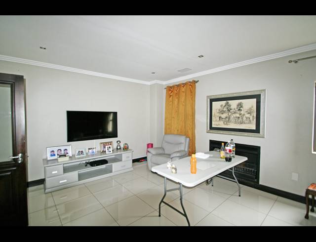 4 BEDROOM HOUSE FOR SALE IN WOODMEAD